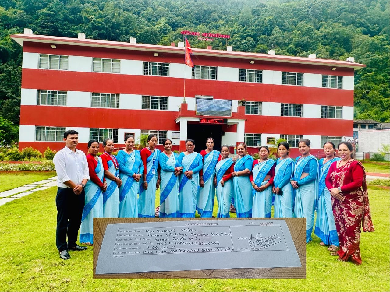 बडिगाडका स्वयंसेविकाद्वारा बाढिपिडितका लागि १ लाख रुपैयाँ सहयोग 