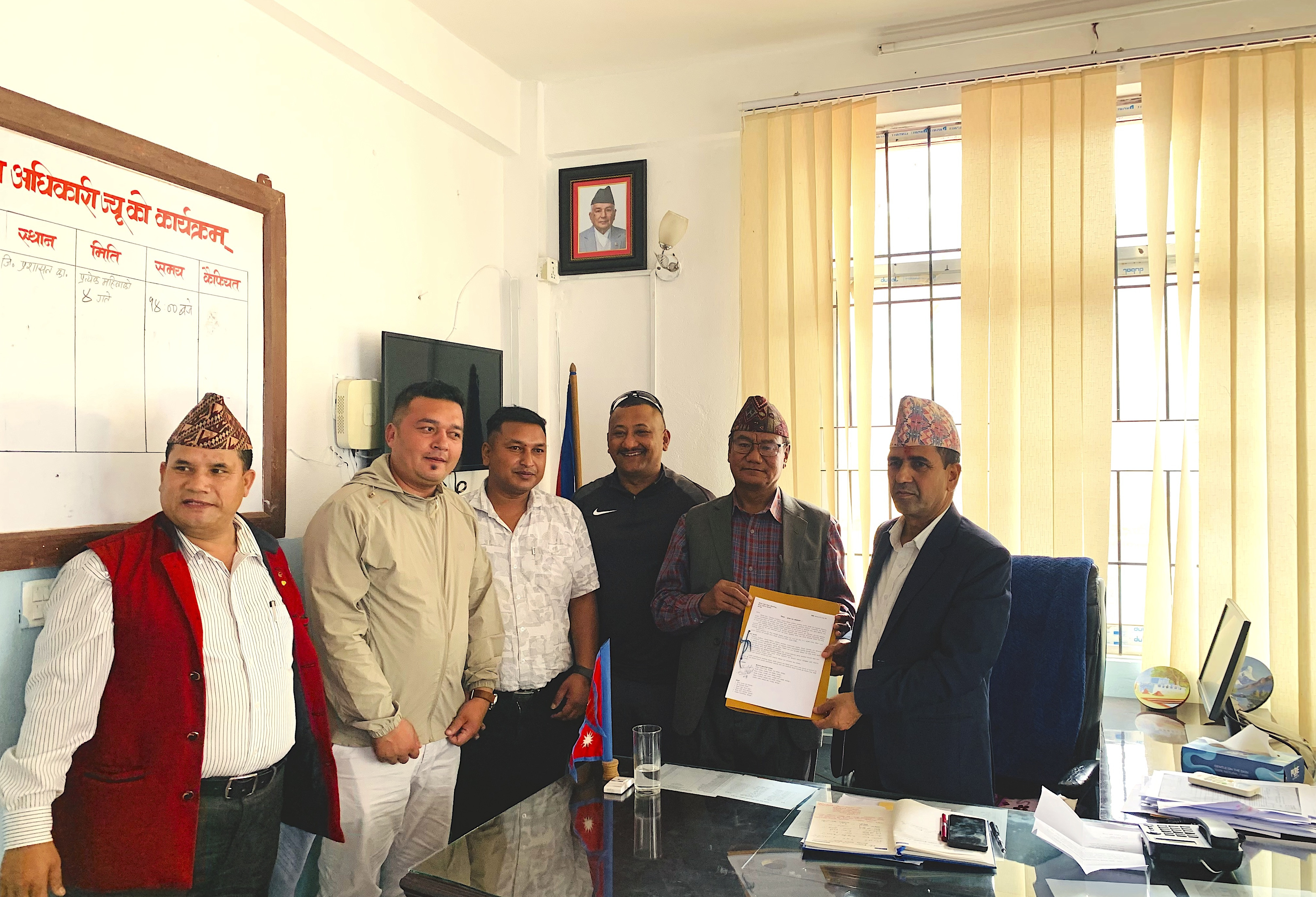सामाजिक सञ्जालको दुरुपयोग रोक्न माग गर्दै प्रशासनमा ज्ञापनपत्र 